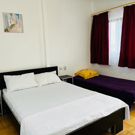 Casa Andrei Hotel Костинещи Екстериор снимка