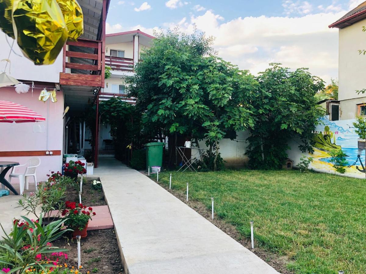 Casa Andrei Hotel Костинещи Екстериор снимка