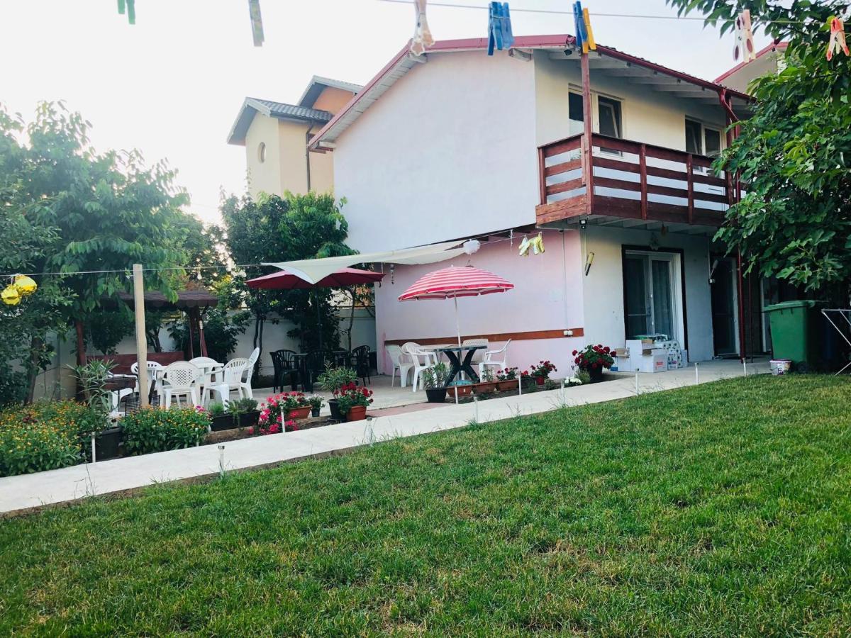 Casa Andrei Hotel Костинещи Екстериор снимка
