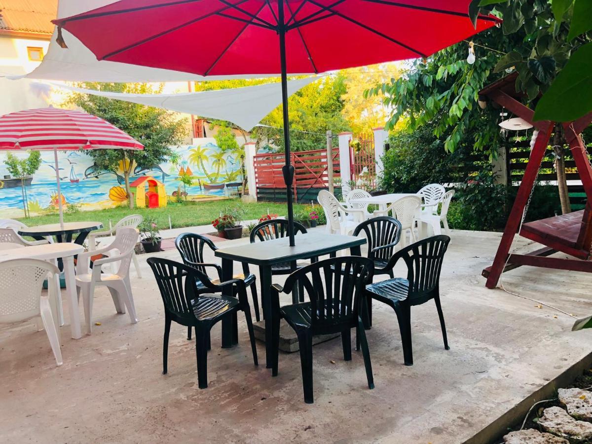 Casa Andrei Hotel Костинещи Екстериор снимка