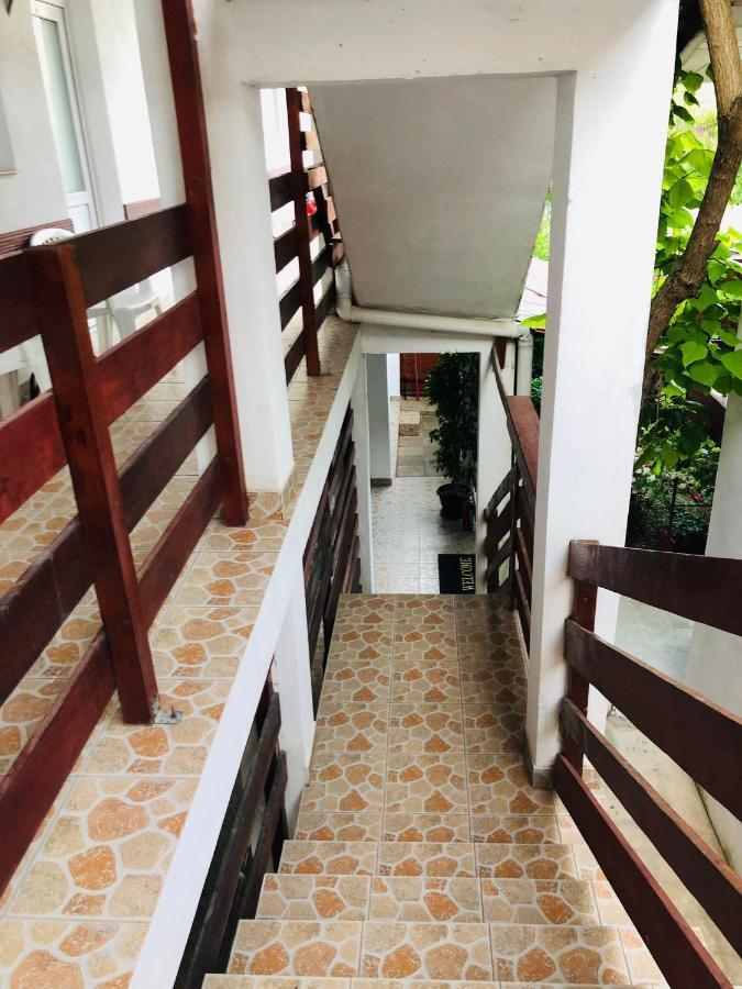 Casa Andrei Hotel Костинещи Екстериор снимка