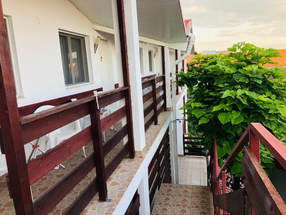 Casa Andrei Hotel Костинещи Екстериор снимка
