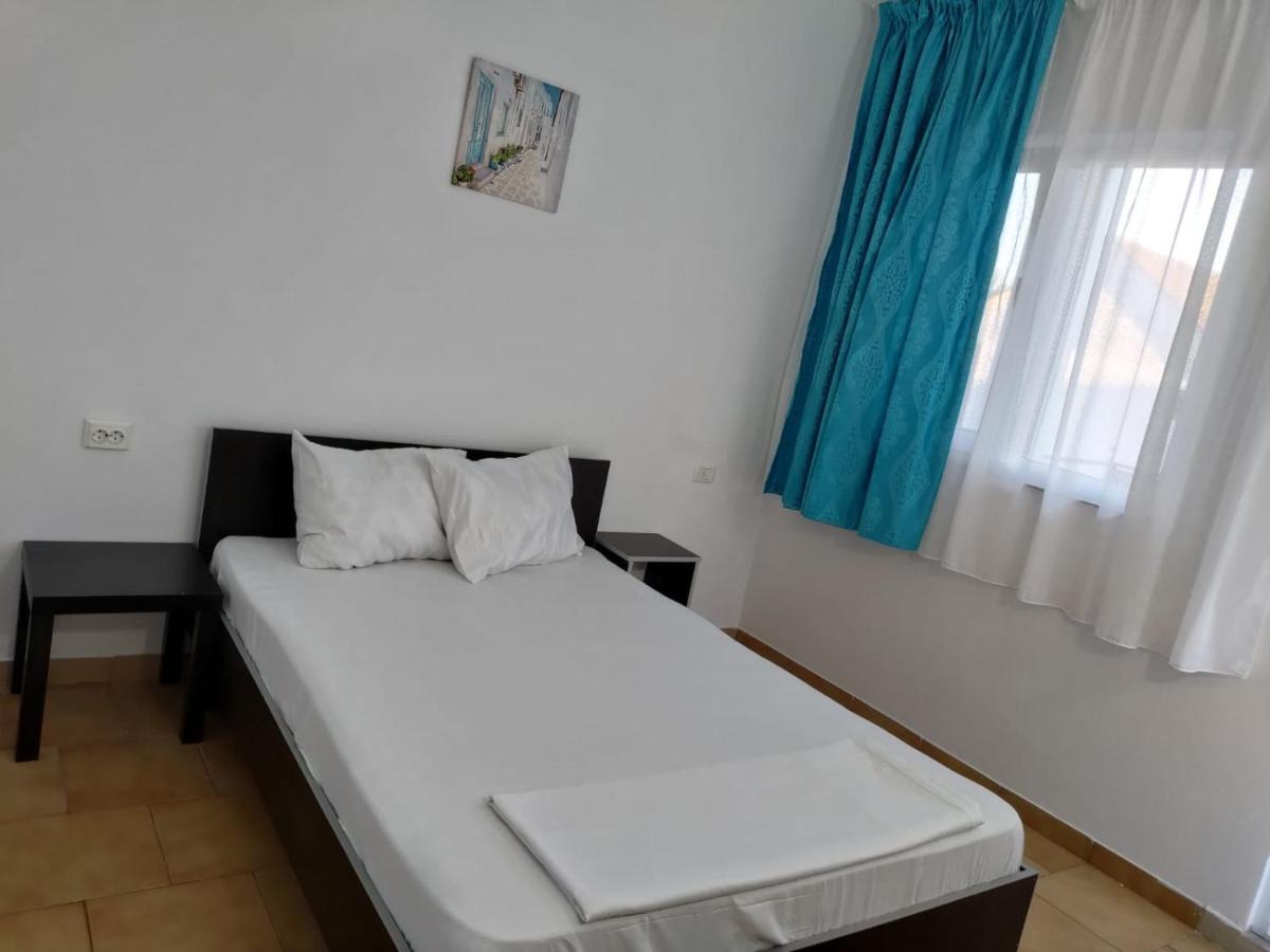 Casa Andrei Hotel Костинещи Екстериор снимка
