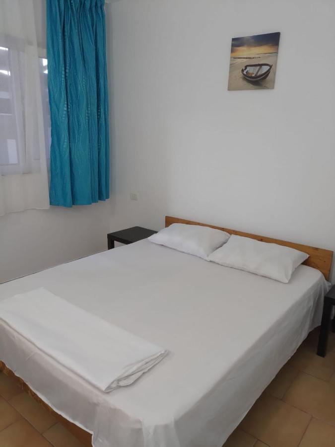 Casa Andrei Hotel Костинещи Екстериор снимка