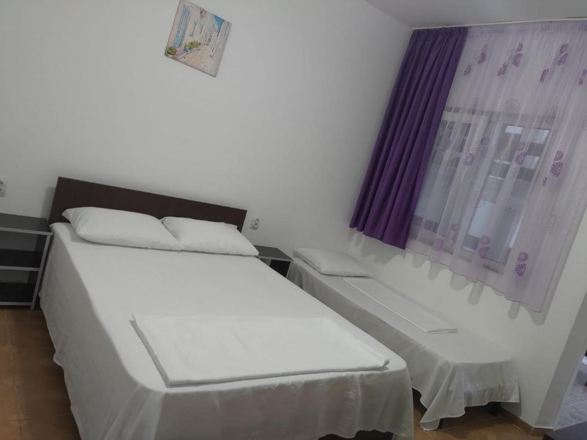Casa Andrei Hotel Костинещи Екстериор снимка