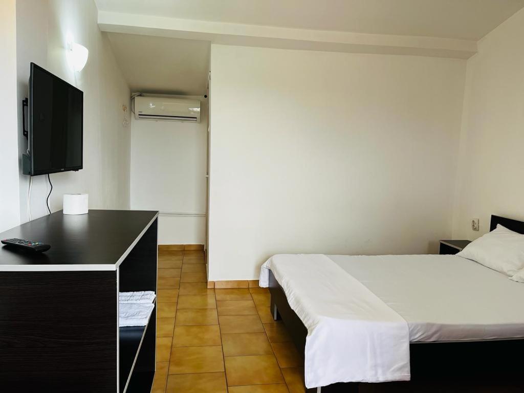 Casa Andrei Hotel Костинещи Екстериор снимка
