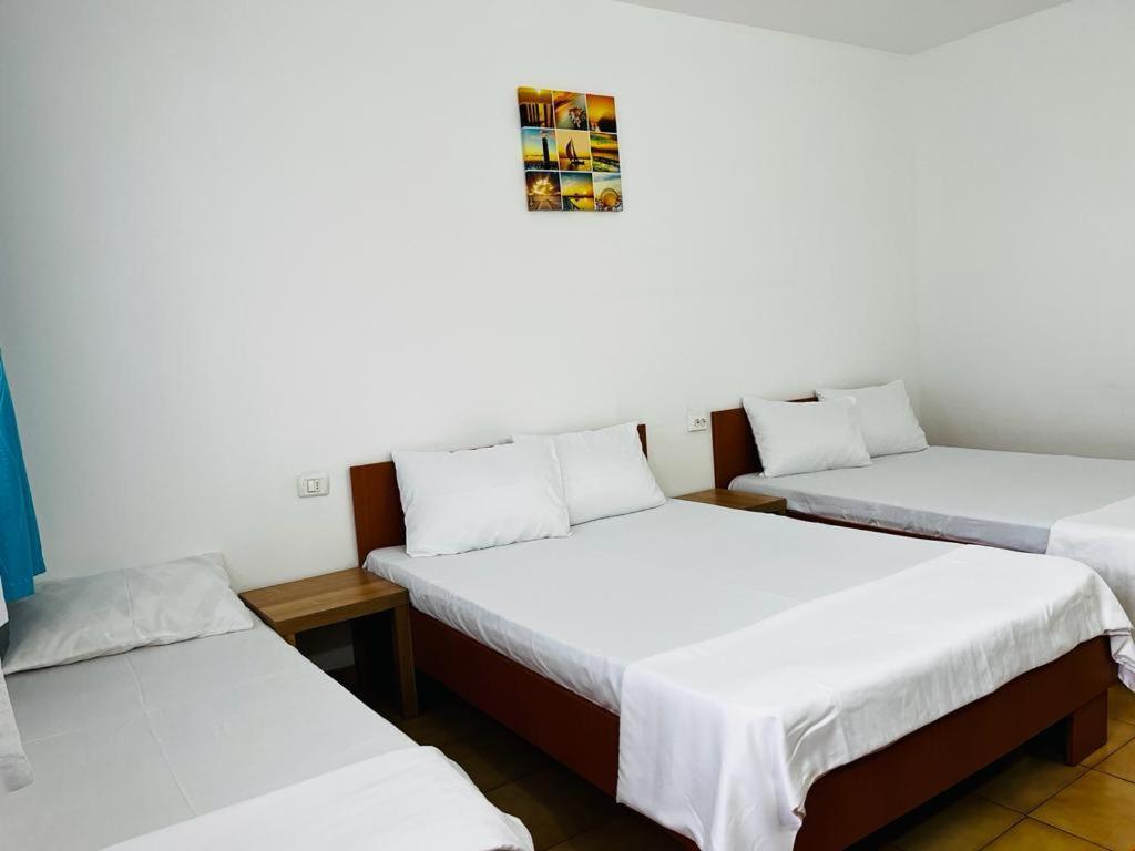 Casa Andrei Hotel Костинещи Екстериор снимка