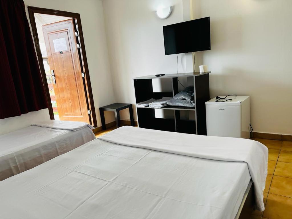 Casa Andrei Hotel Костинещи Екстериор снимка