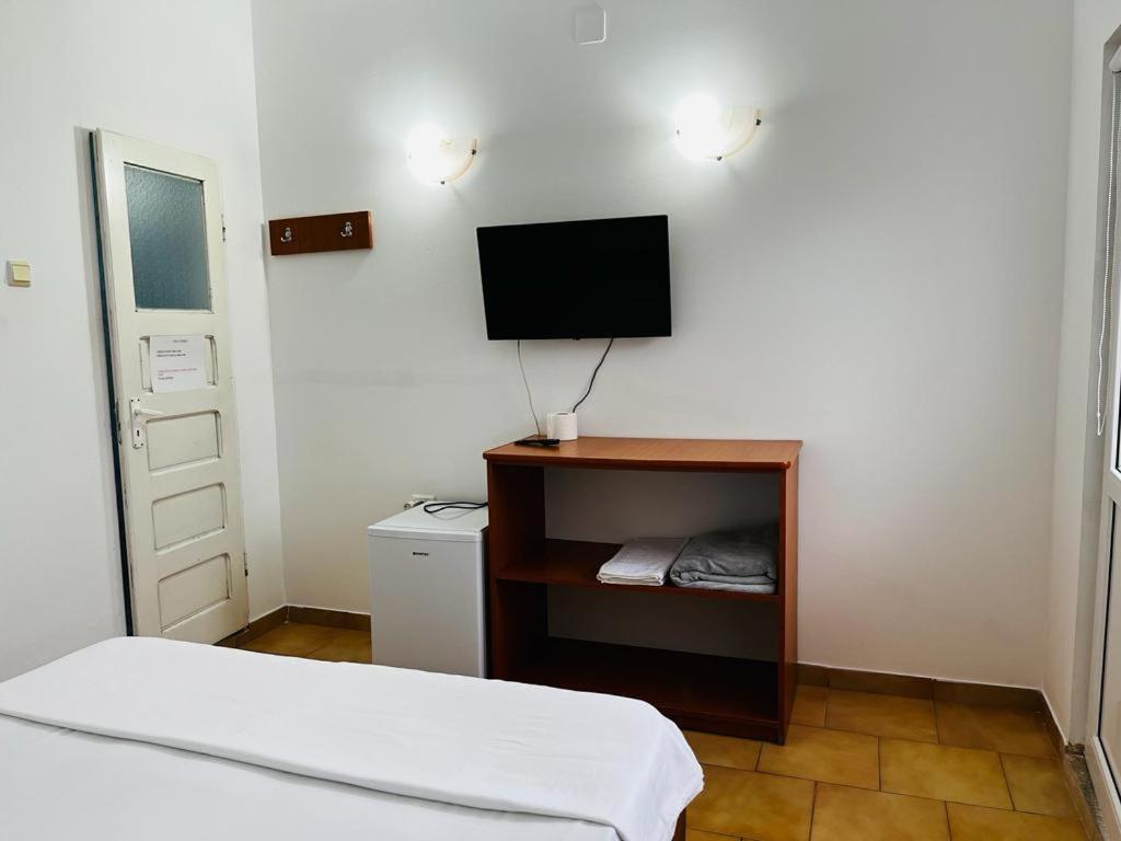 Casa Andrei Hotel Костинещи Екстериор снимка