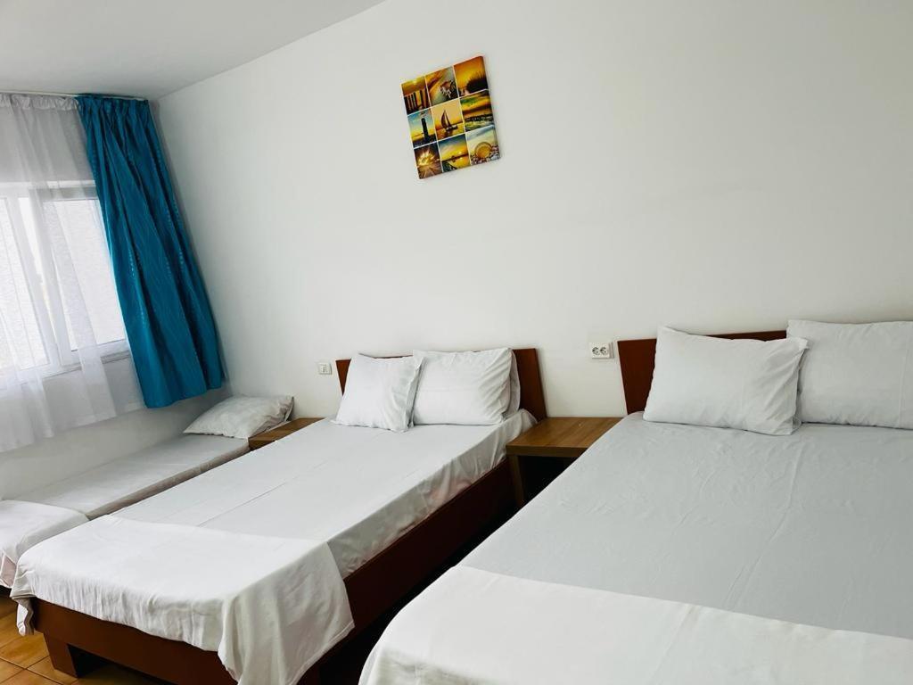 Casa Andrei Hotel Костинещи Екстериор снимка