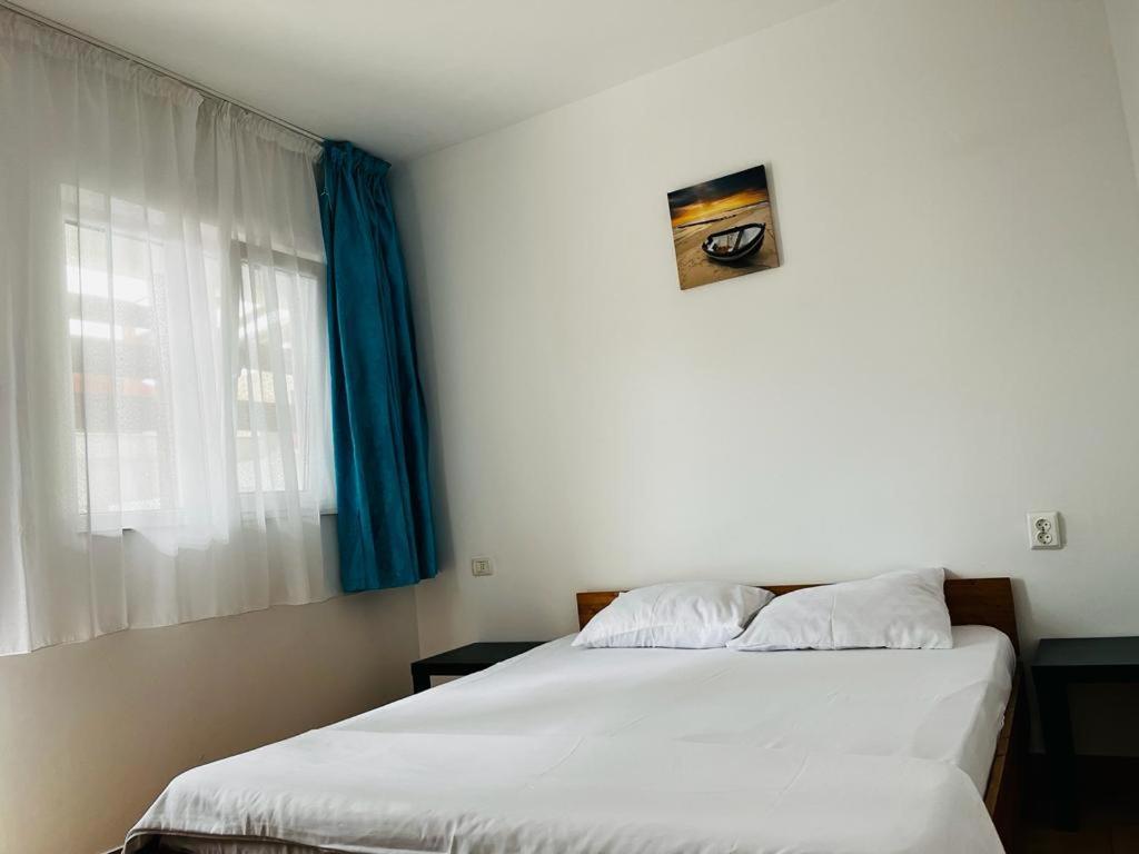 Casa Andrei Hotel Костинещи Екстериор снимка